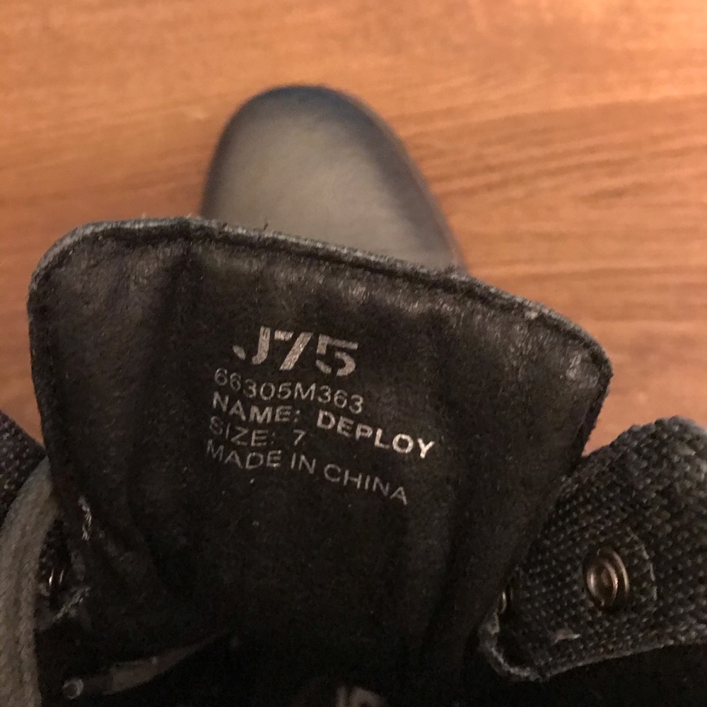 J75 by Jump.grey zipper and shoe string boot